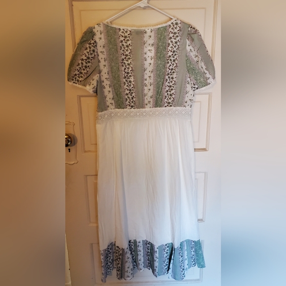 Simple Retro Cottage Dress - Picture 8 of 8
